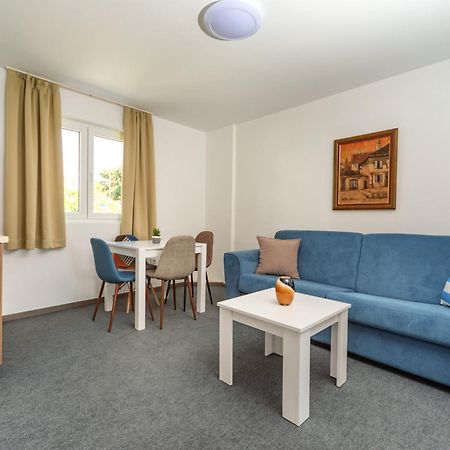 Mika'S Seaview Apartments バール エクステリア 写真