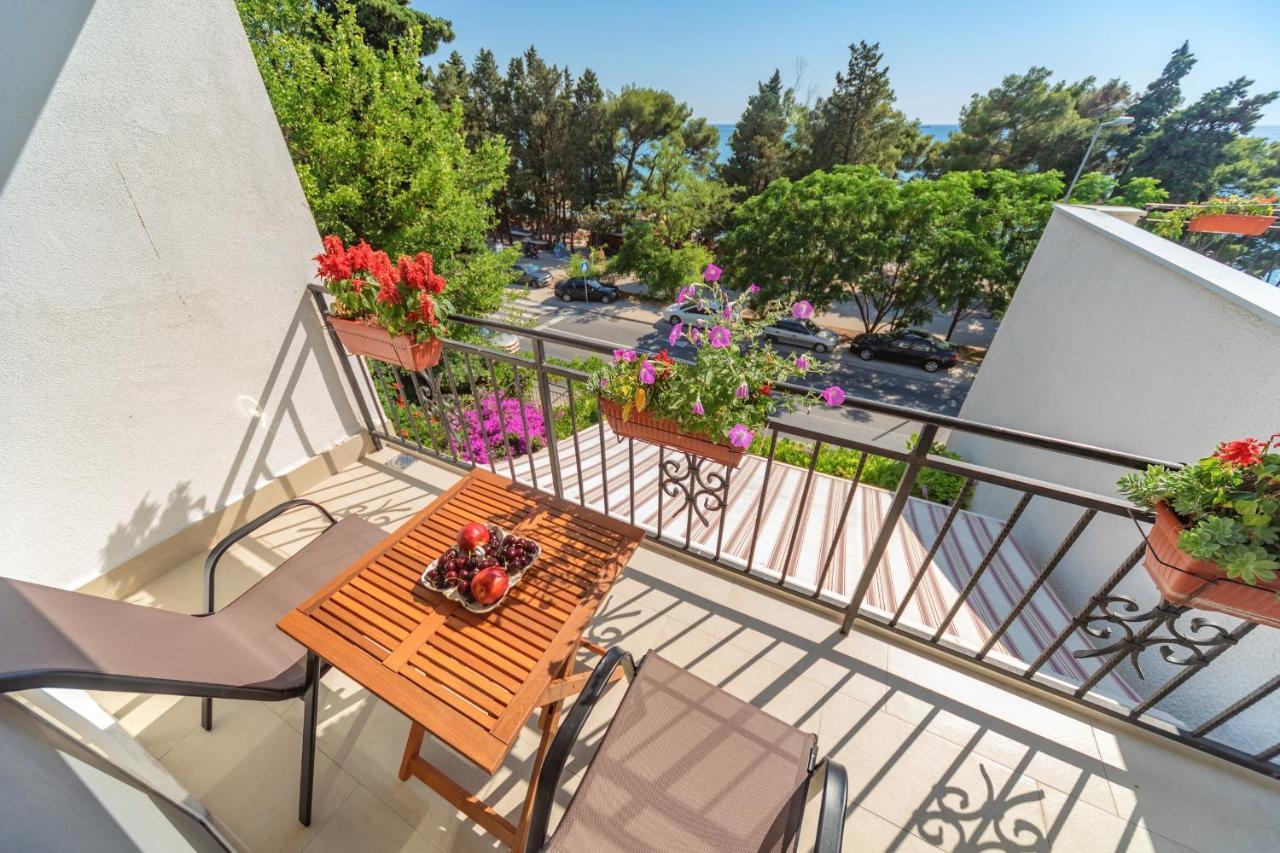 Mika'S Seaview Apartments バール エクステリア 写真