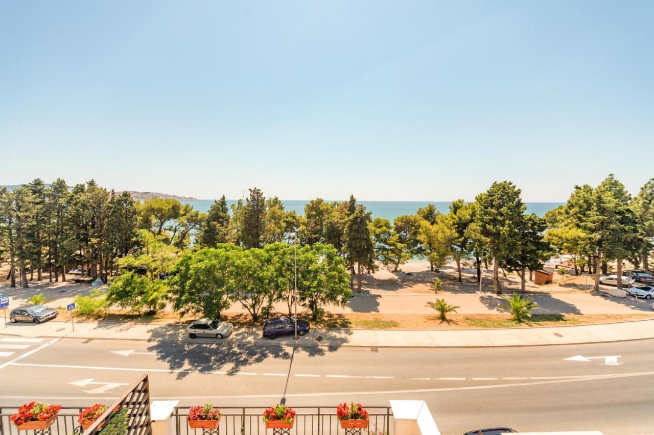 Mika'S Seaview Apartments バール エクステリア 写真