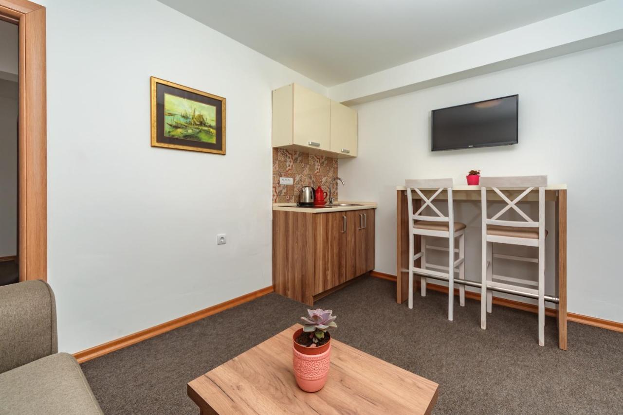 Mika'S Seaview Apartments バール エクステリア 写真
