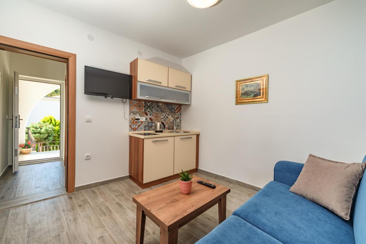Mika'S Seaview Apartments バール エクステリア 写真