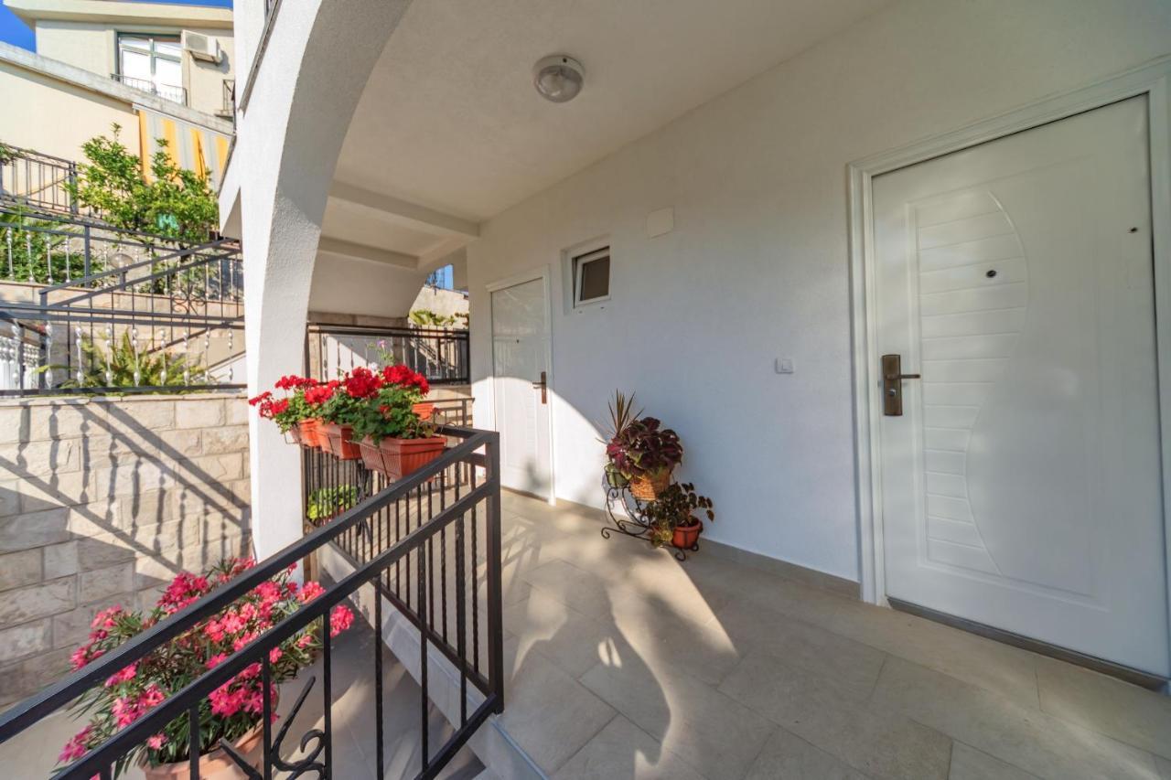 Mika'S Seaview Apartments バール エクステリア 写真