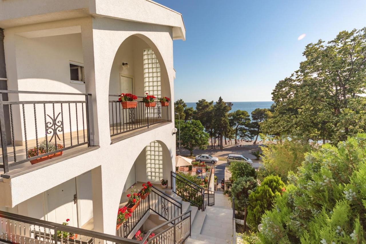 Mika'S Seaview Apartments バール エクステリア 写真