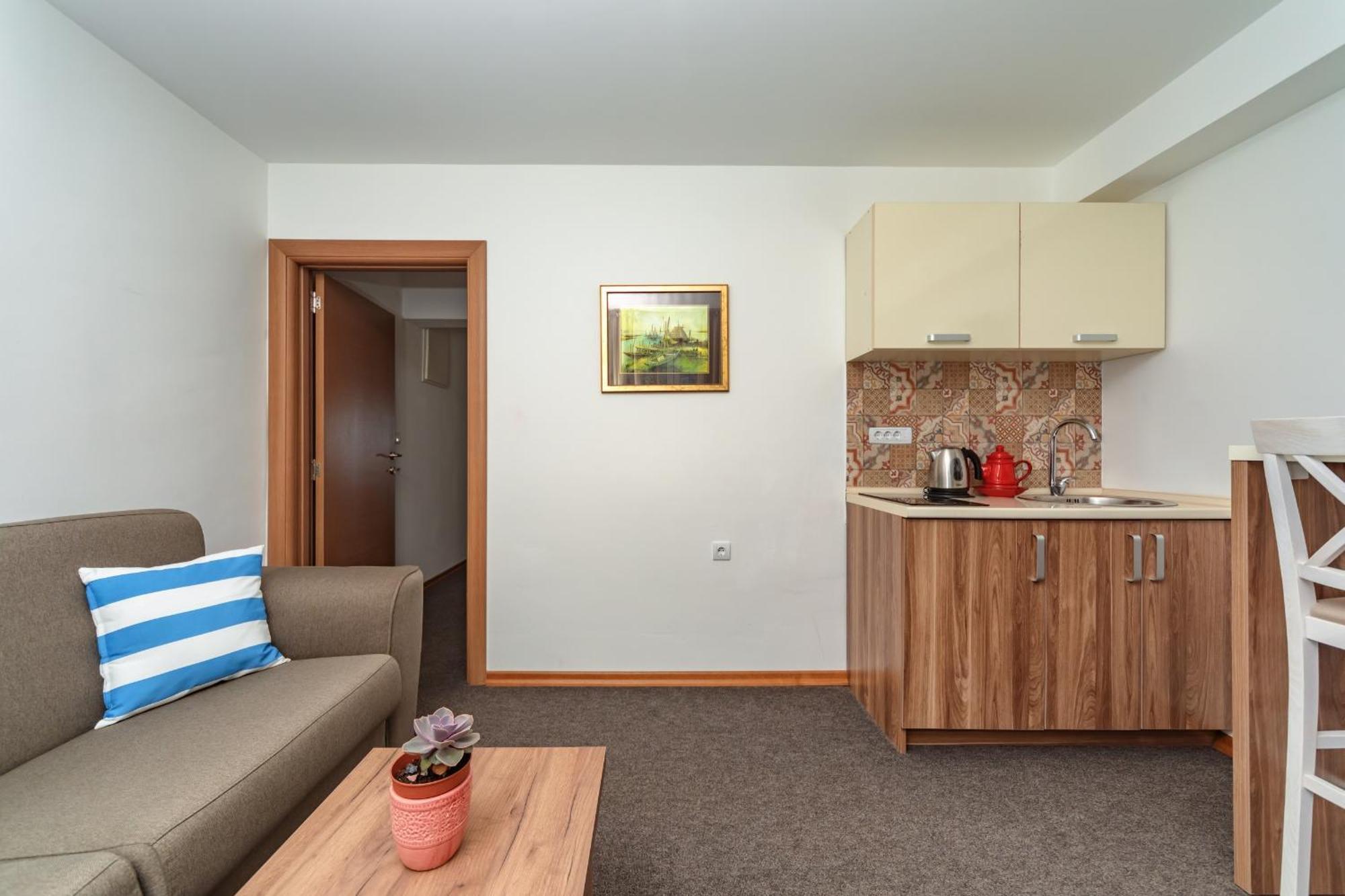 Mika'S Seaview Apartments バール エクステリア 写真