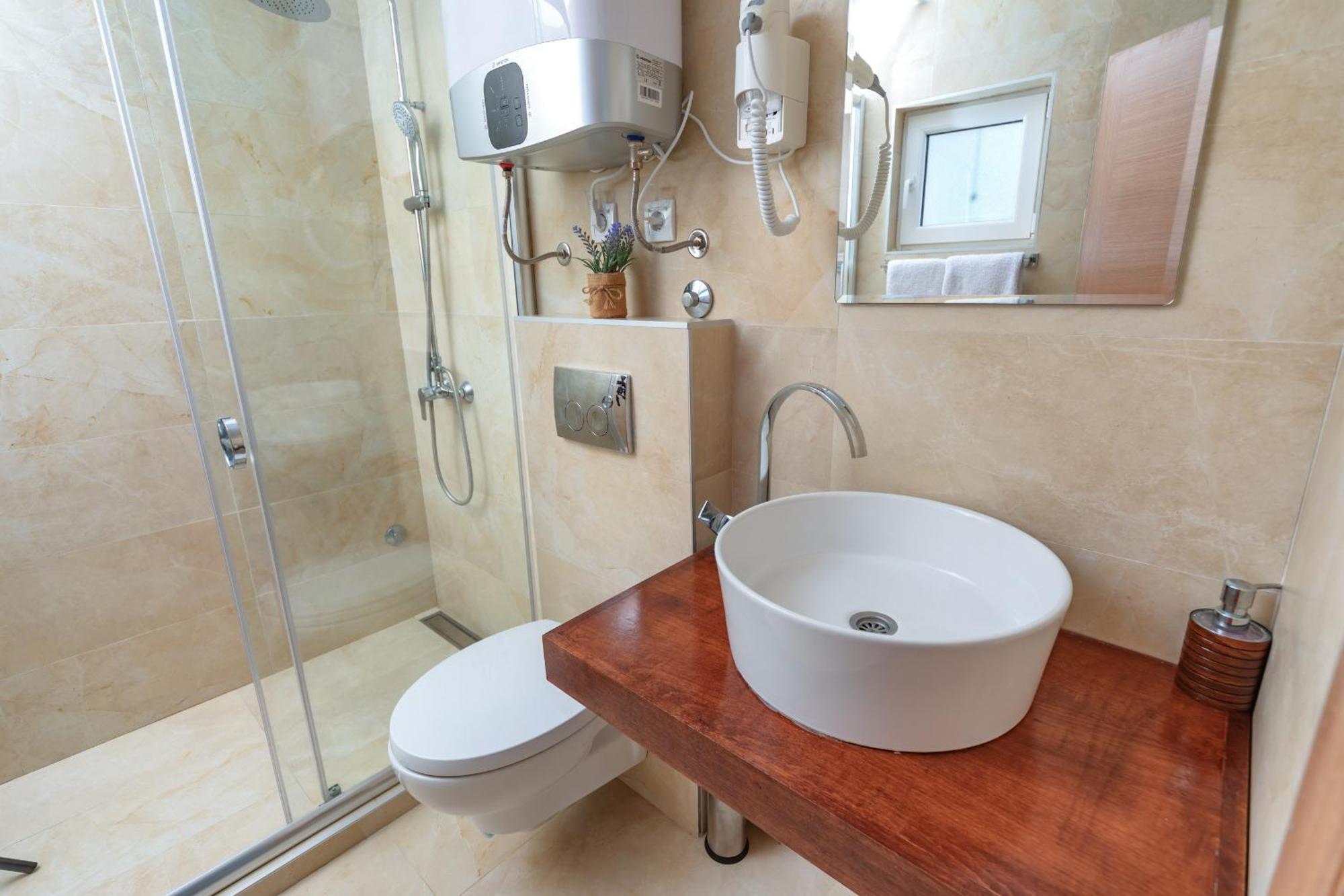 Mika'S Seaview Apartments バール 部屋 写真