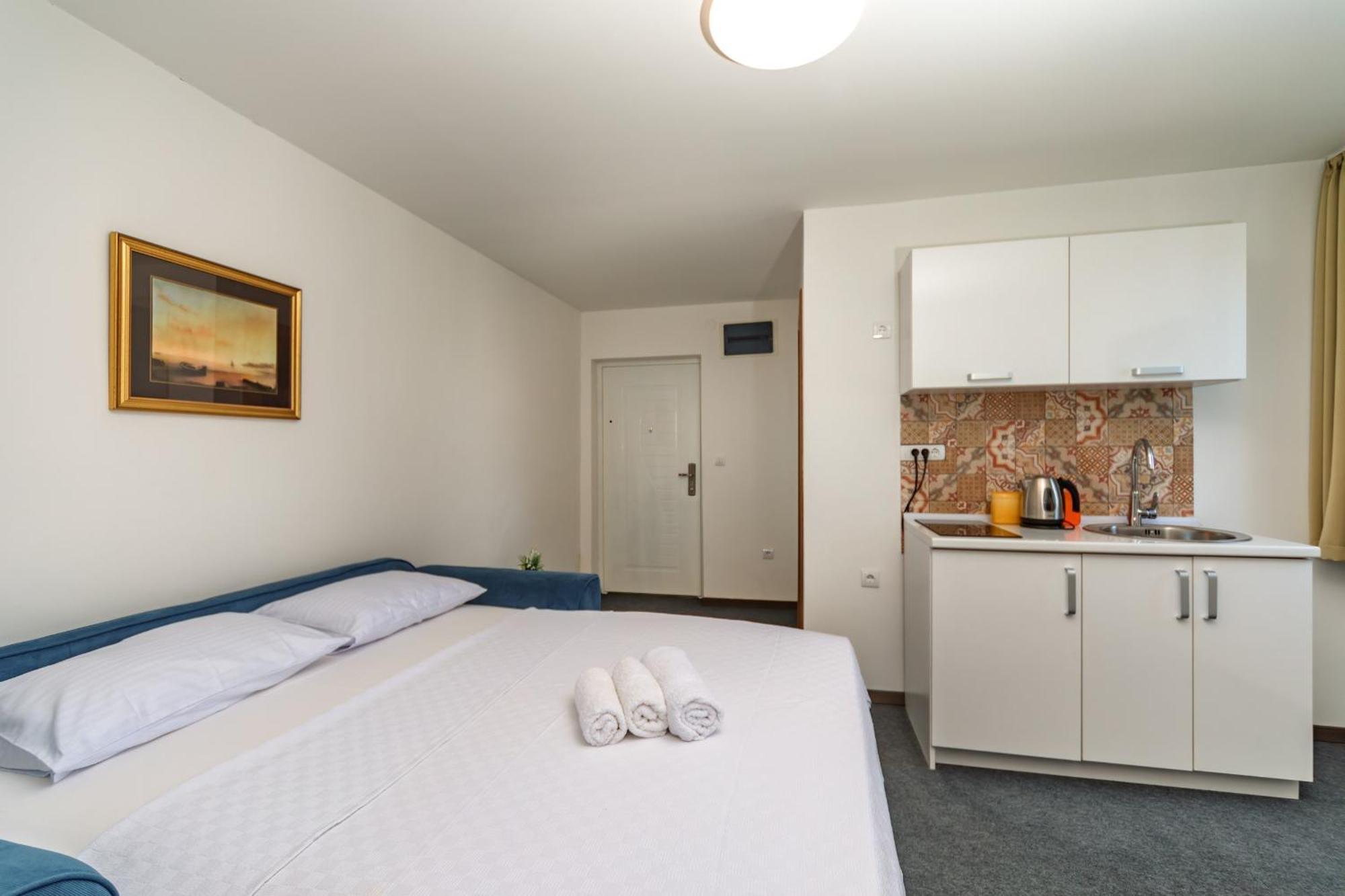 Mika'S Seaview Apartments バール エクステリア 写真