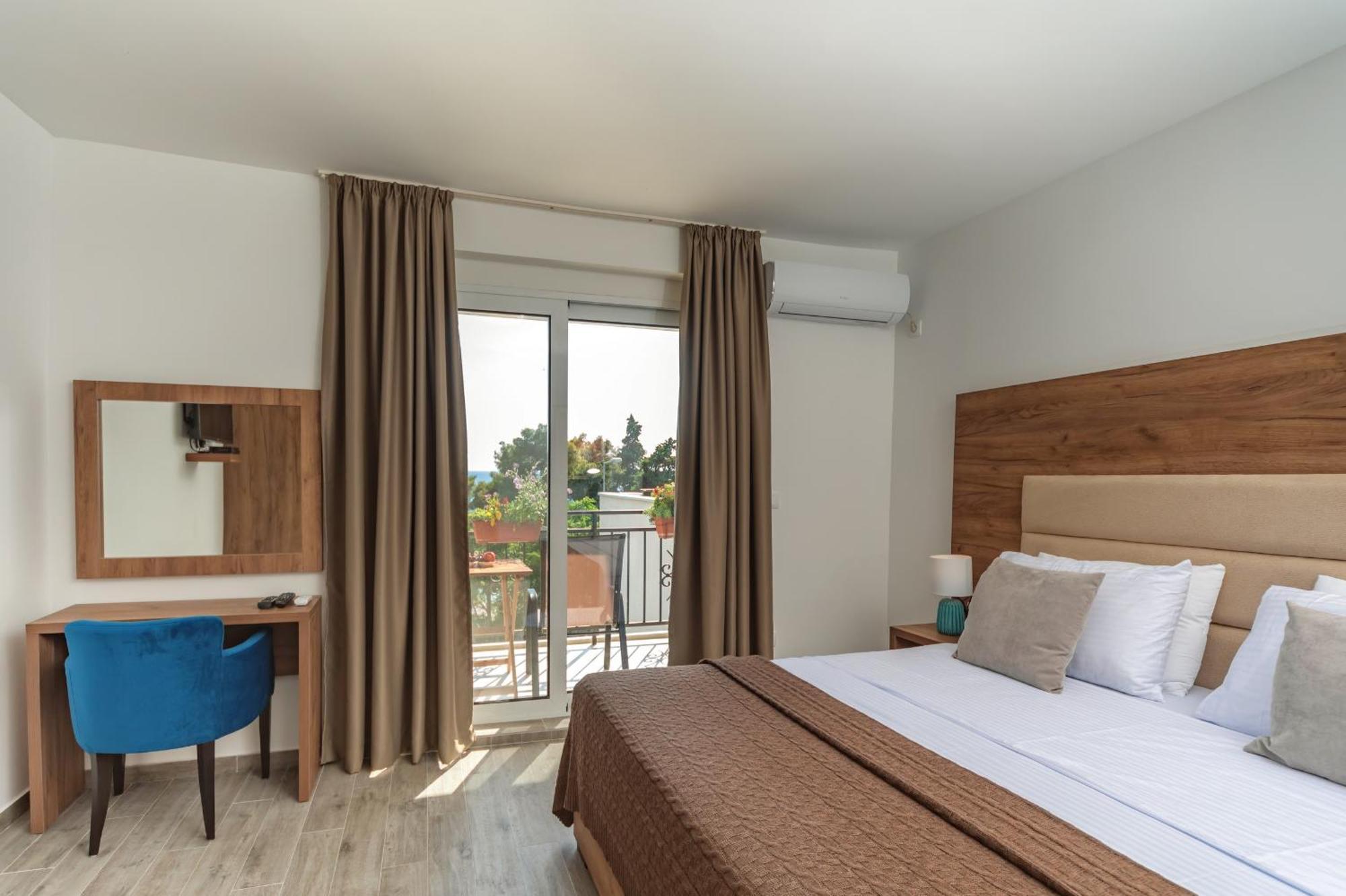 Mika'S Seaview Apartments バール 部屋 写真