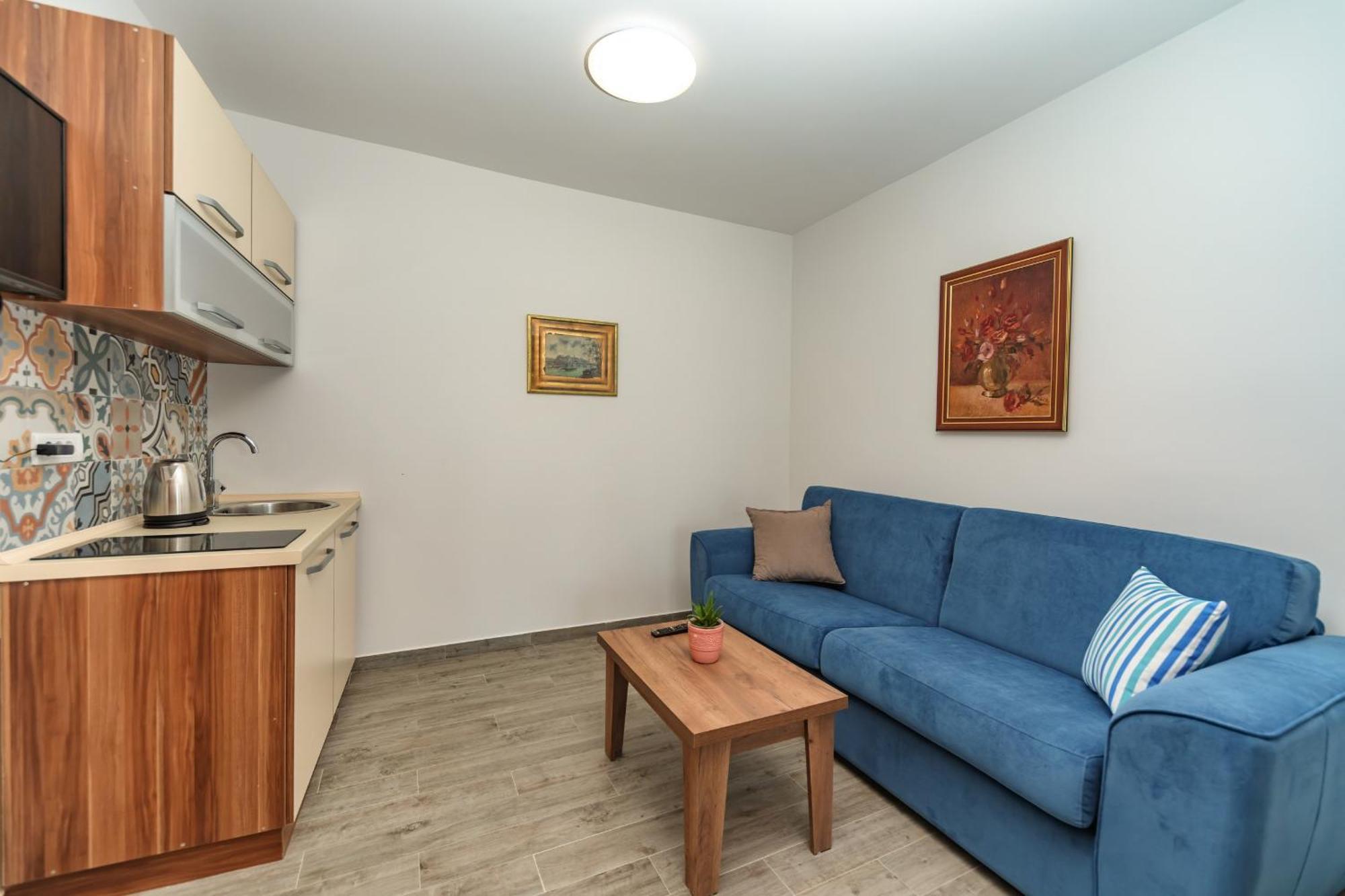 Mika'S Seaview Apartments バール 部屋 写真