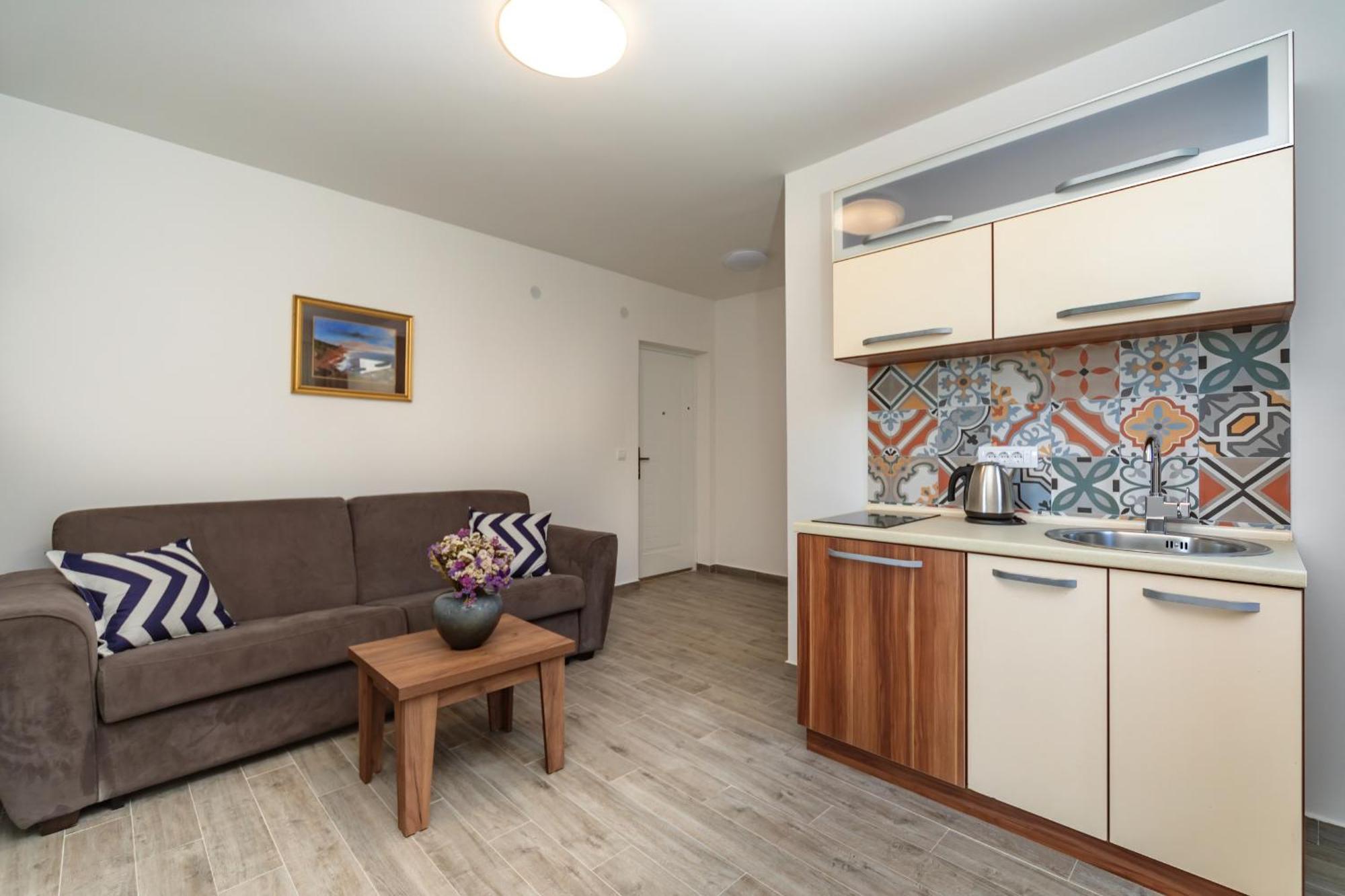 Mika'S Seaview Apartments バール 部屋 写真